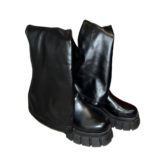 THIGH HIGH BLACK PLATFORM BOOTS - Picture 3 of 4